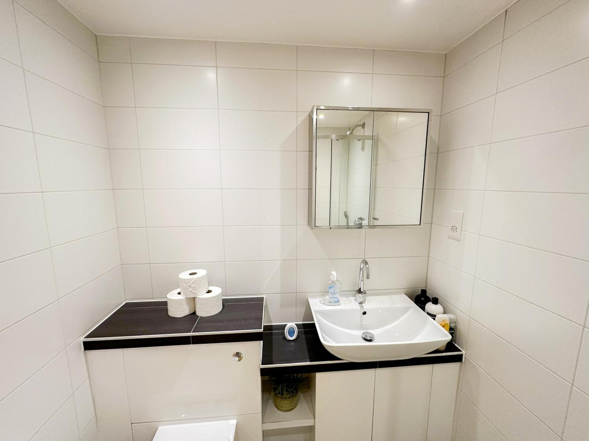 Chic 3 Bedroom Flat With Private Terrace In Holloway Near Finsbury Park Londres Exterior foto