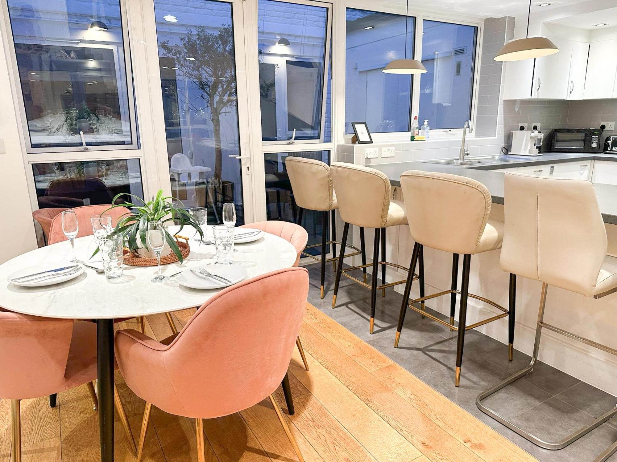 Chic 3 Bedroom Flat With Private Terrace In Holloway Near Finsbury Park Londres Exterior foto