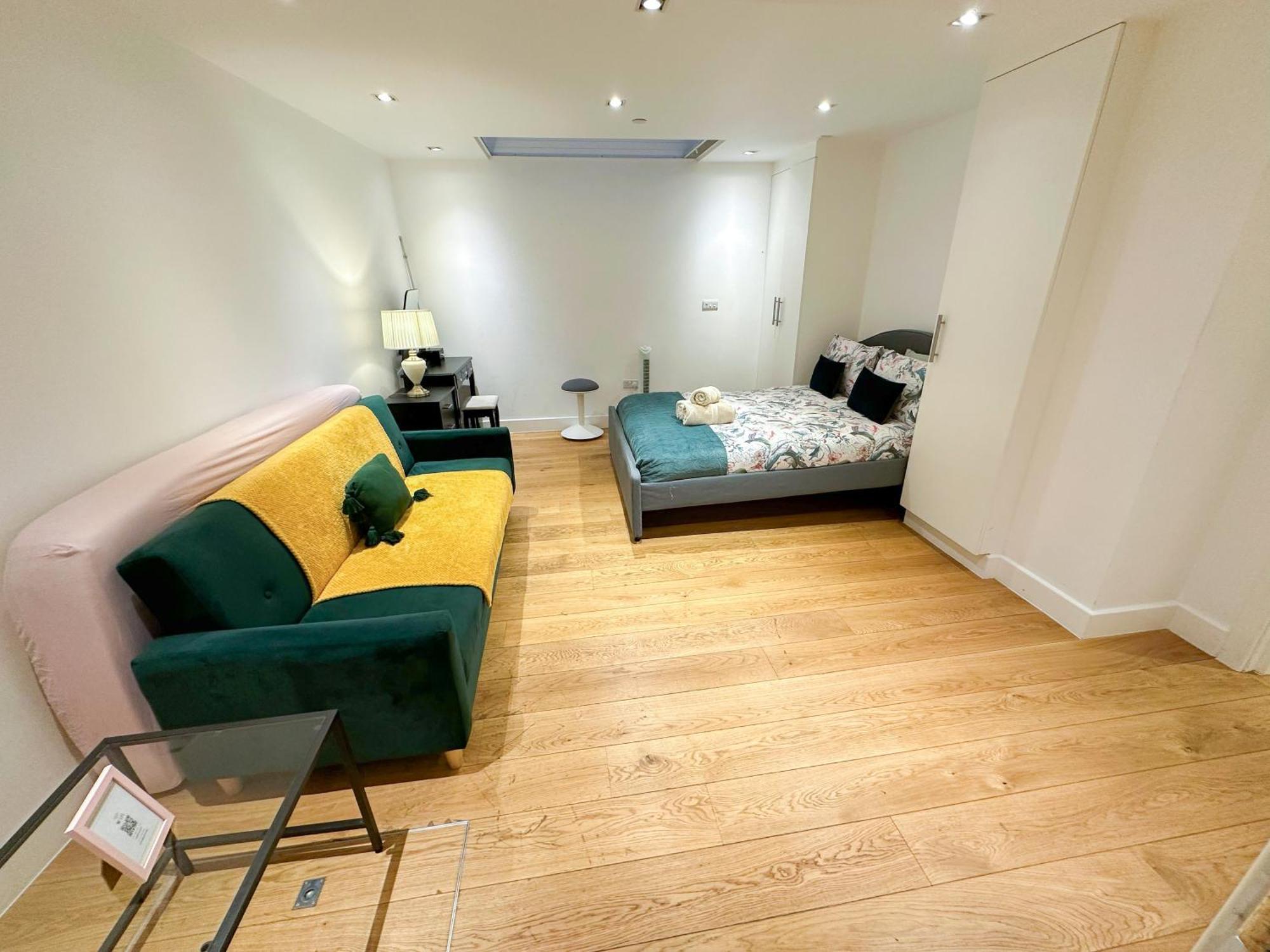 Chic 3 Bedroom Flat With Private Terrace In Holloway Near Finsbury Park Londres Exterior foto