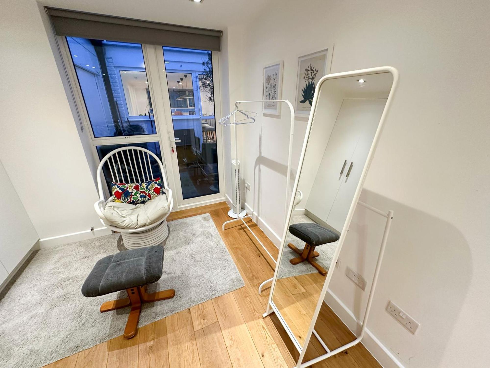 Chic 3 Bedroom Flat With Private Terrace In Holloway Near Finsbury Park Londres Exterior foto