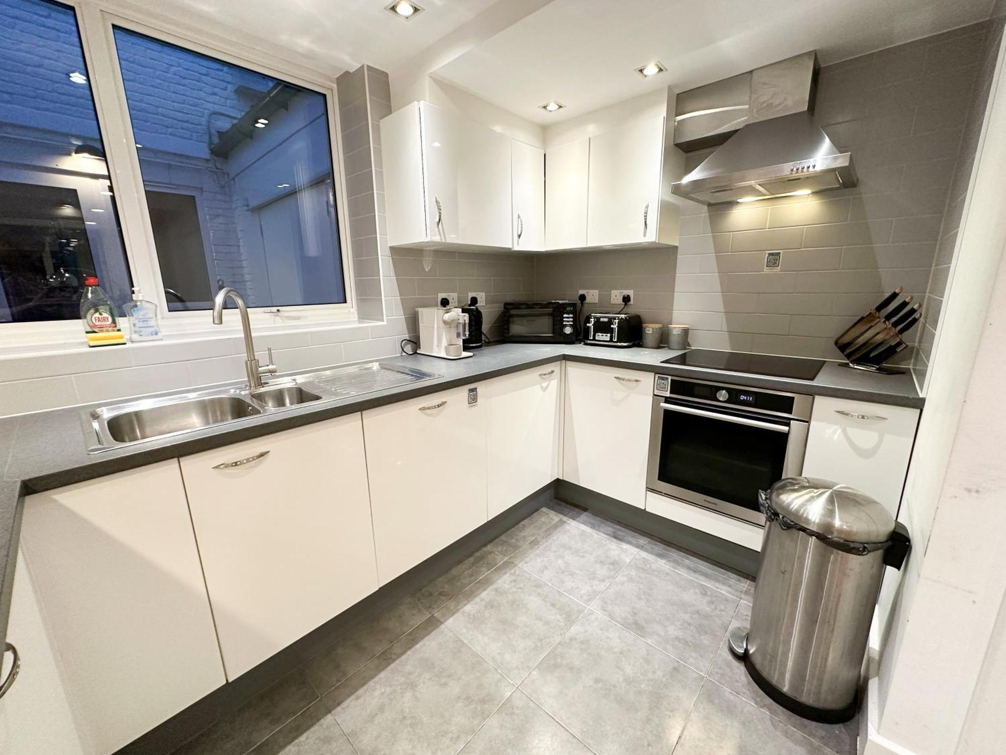 Chic 3 Bedroom Flat With Private Terrace In Holloway Near Finsbury Park Londres Exterior foto